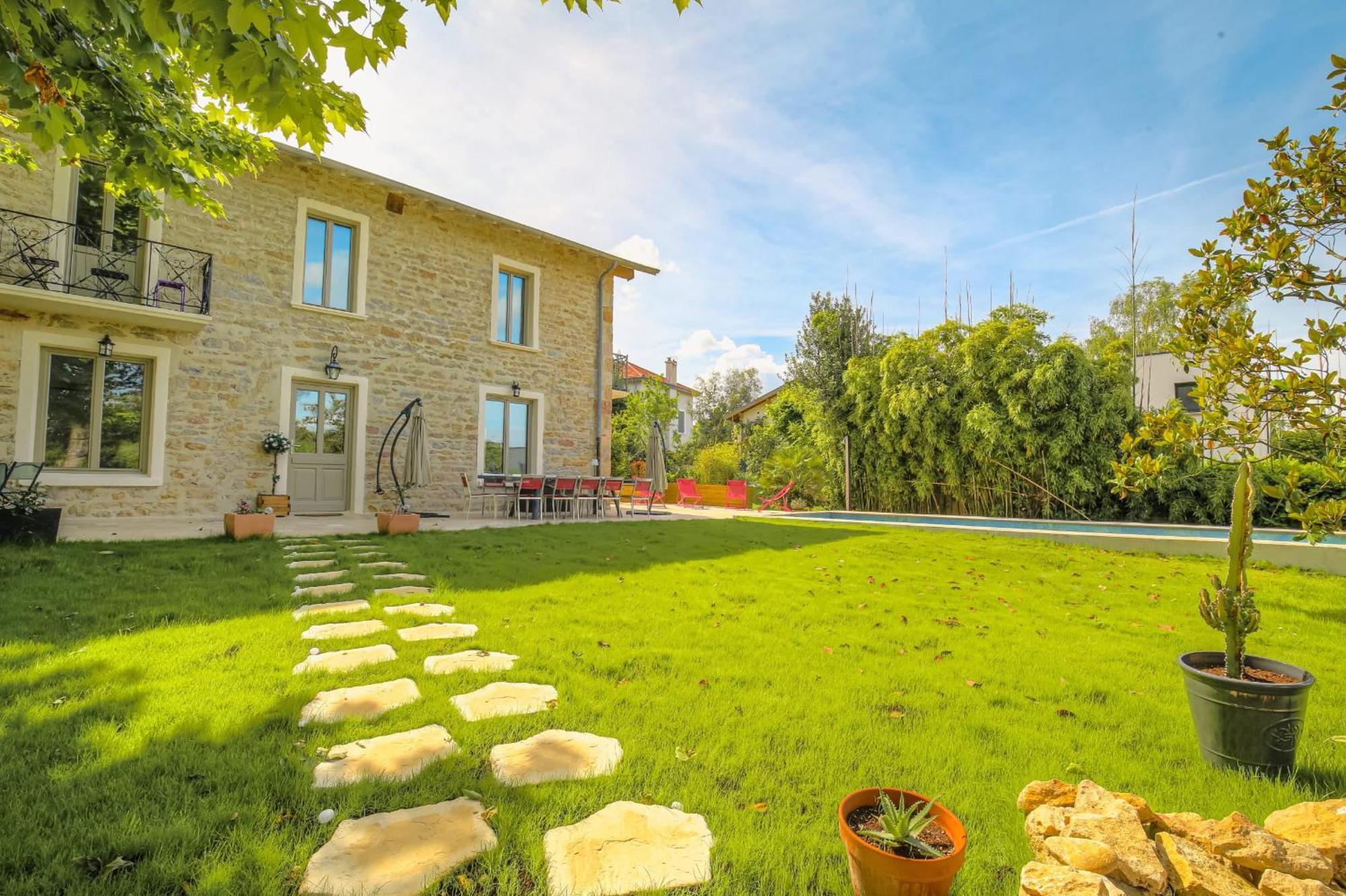 Charmante Maison Avec Piscine Proche Lyon Villa Dardilly Exterior photo